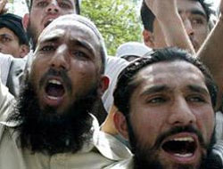 Taliban 7 polisin başını kesti