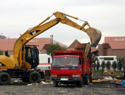 Tır garajı tahliye edildi